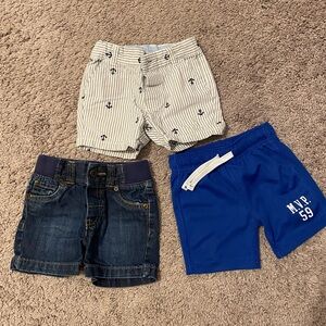 Carters set of 3 Kids Shorts, size 12M